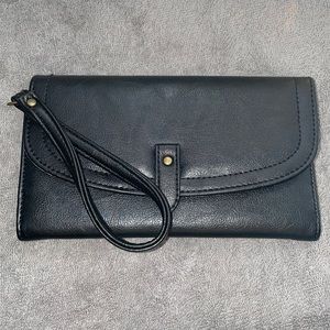 Wristlet wallet